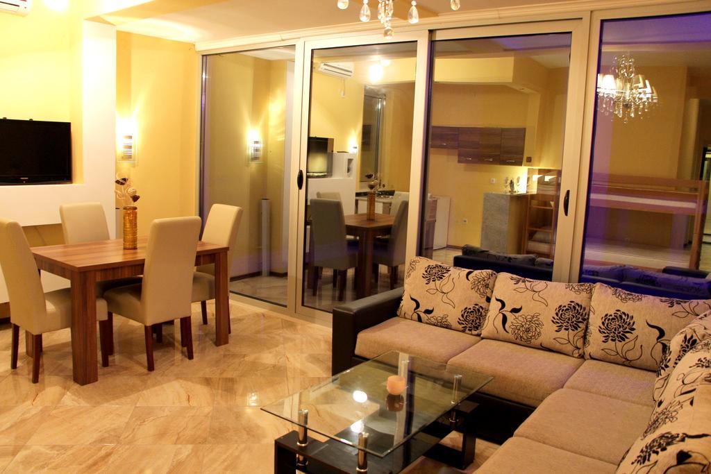 Crystal Apartments ウルツィニ エクステリア 写真