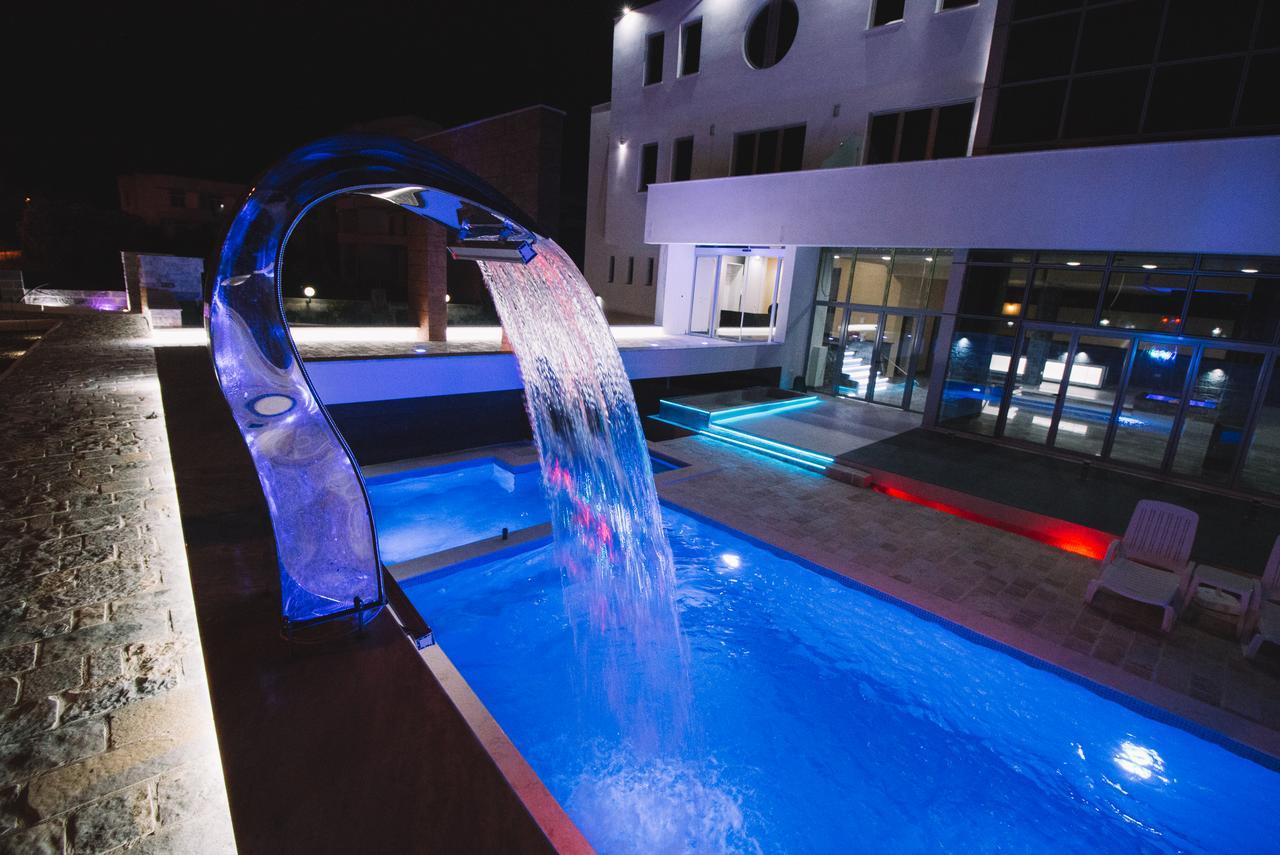 Crystal Apartments ウルツィニ エクステリア 写真