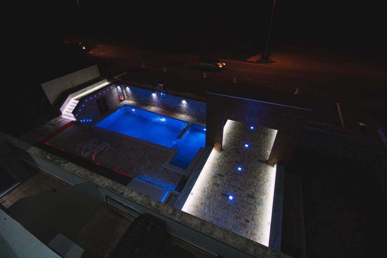 Crystal Apartments ウルツィニ エクステリア 写真