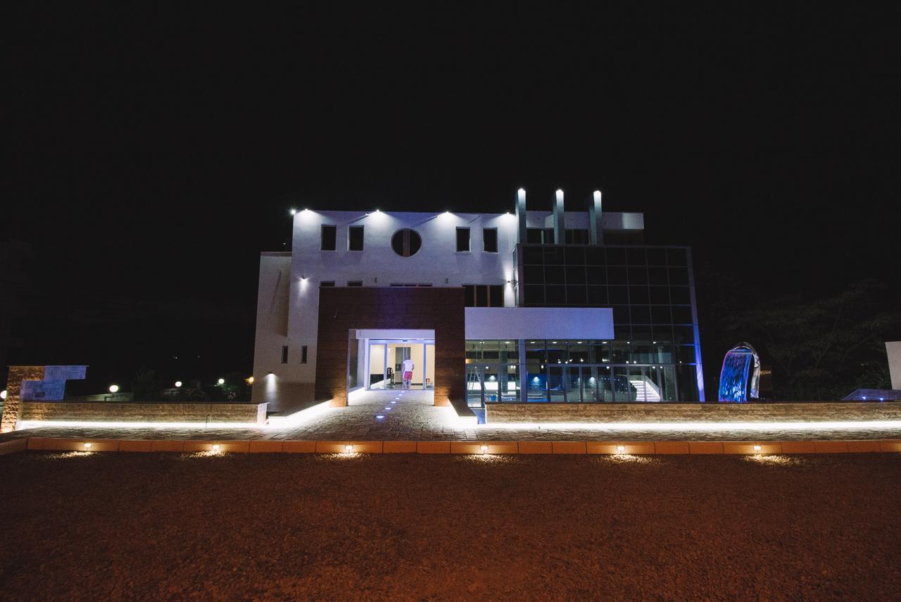 Crystal Apartments ウルツィニ エクステリア 写真