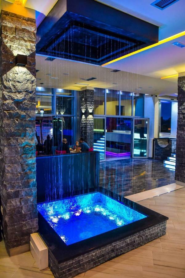 Crystal Apartments ウルツィニ エクステリア 写真